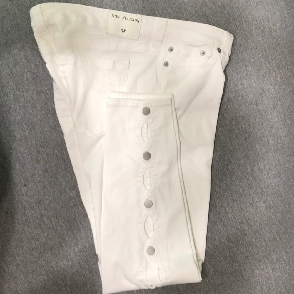Never worn True Religion women’s white jeans